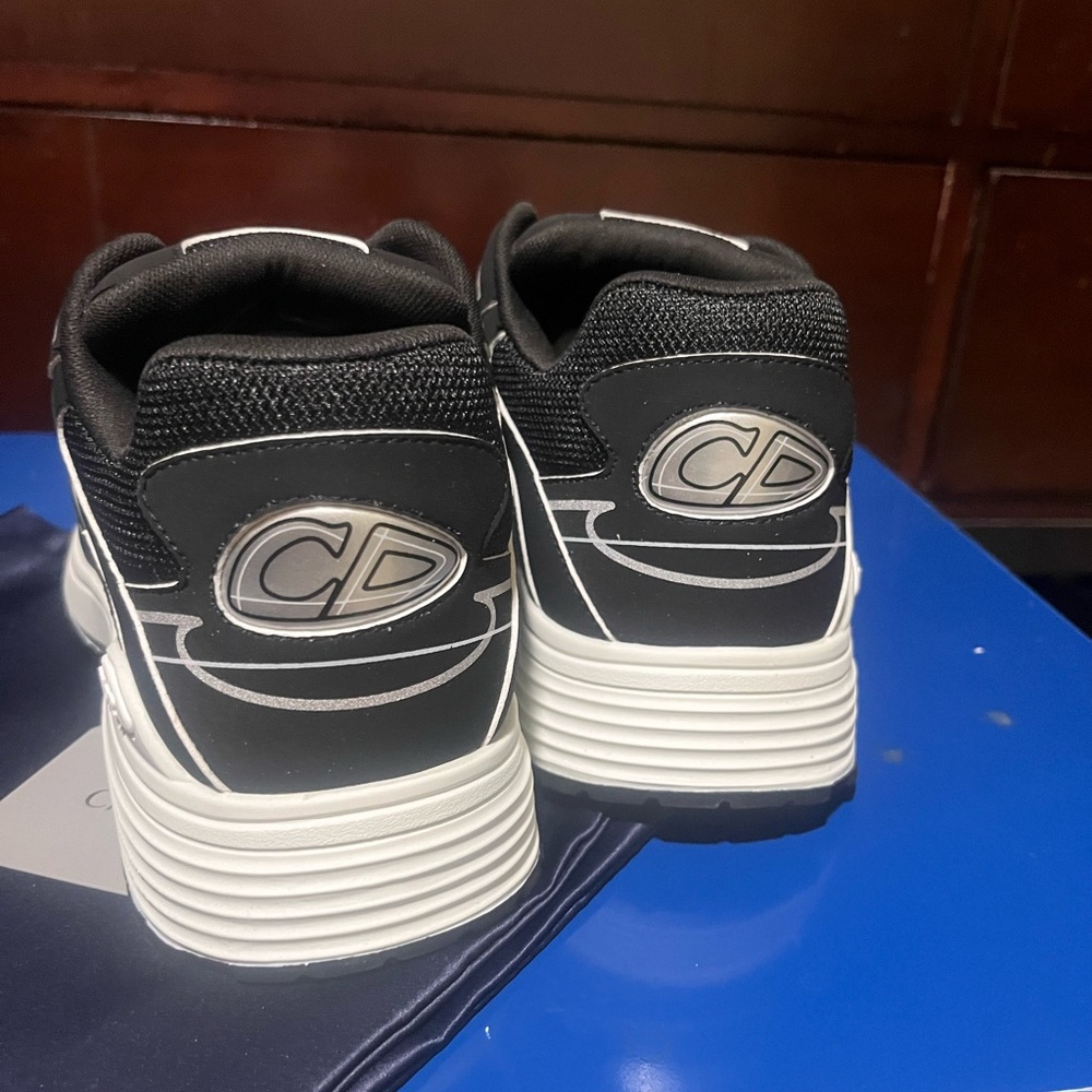 Dior Black and White Men's Sneakers - Picture 6 of 8